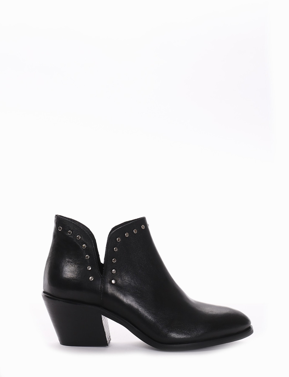 High heel ankle boots heel 5 cm black leather