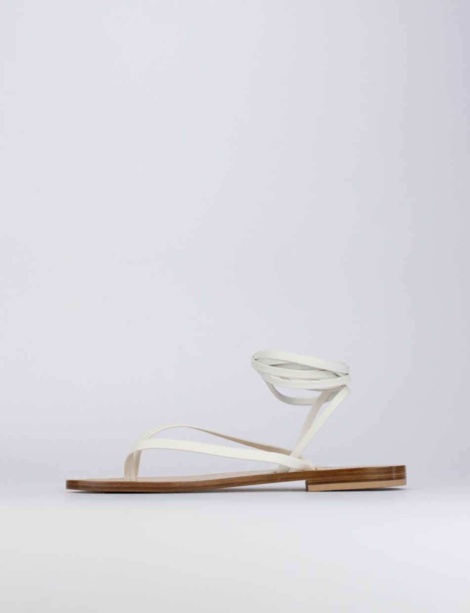 Low heel sandals heel 1 cm white leather