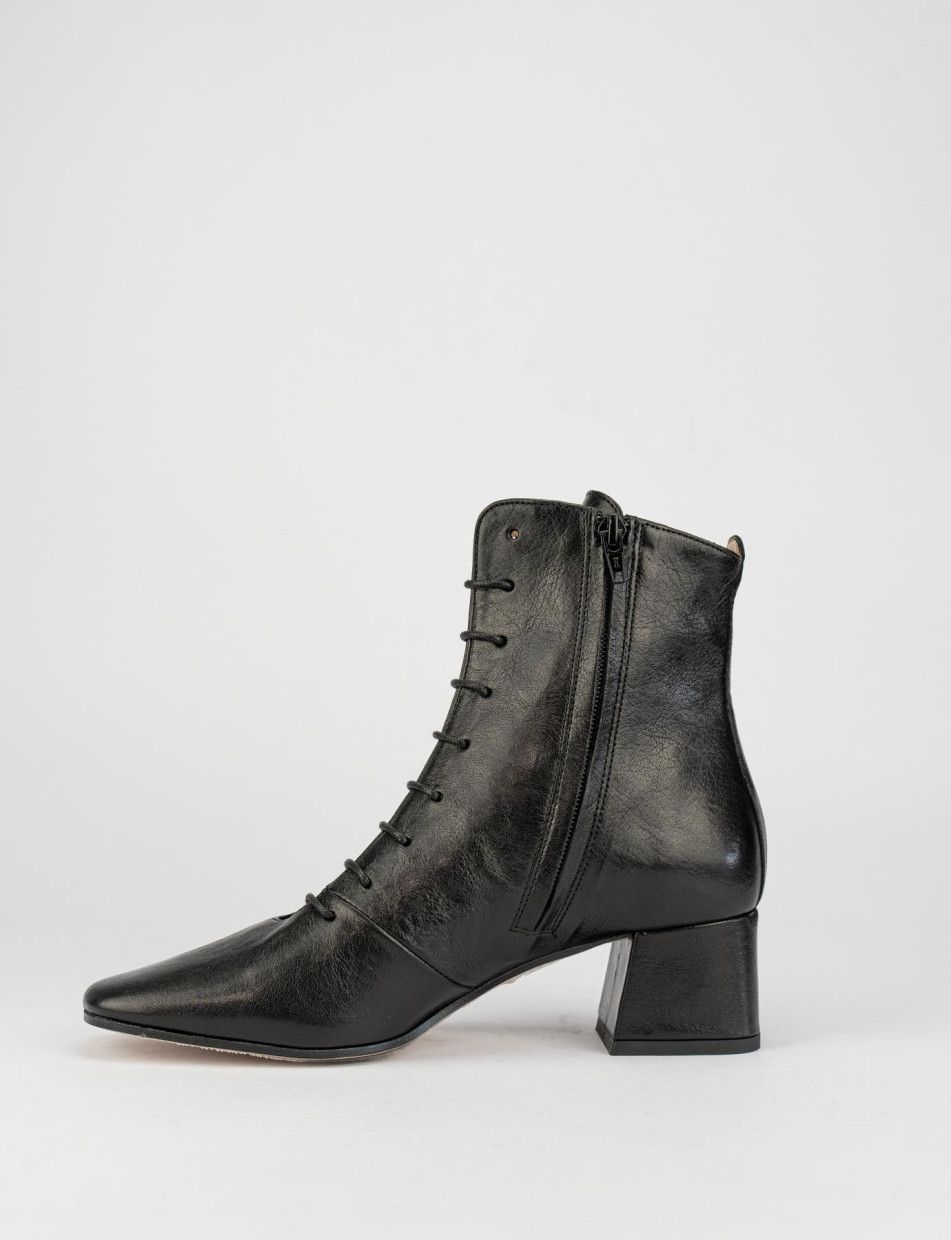 High heel ankle boots heel 5 cm black leather