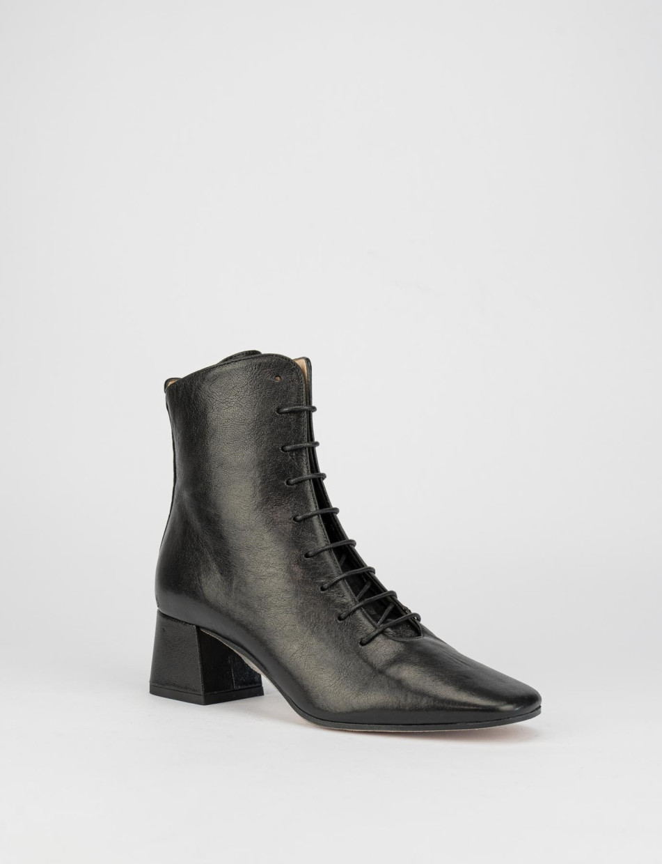 Vagabond mya best sale lace up boots