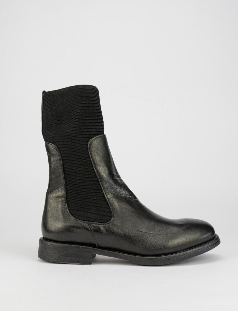 Low heel ankle boots heel 2 cm black leather