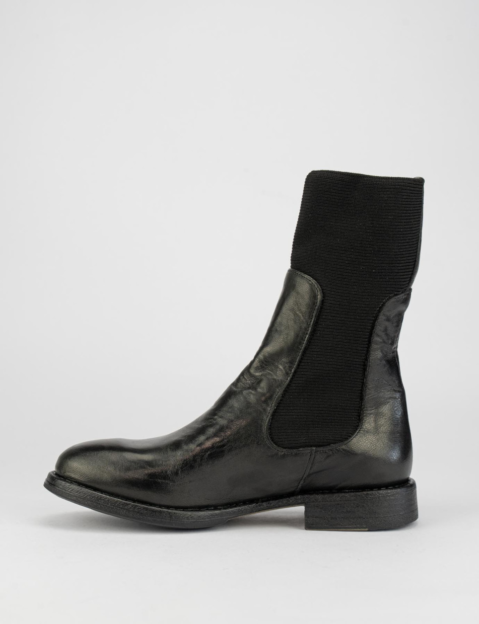 Low heel ankle boots heel 2 cm black leather