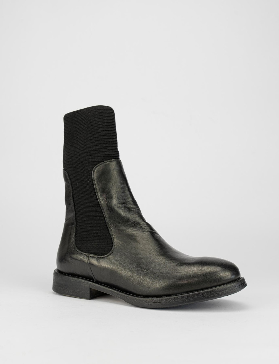 Low heel ankle boots heel 2 cm black leather