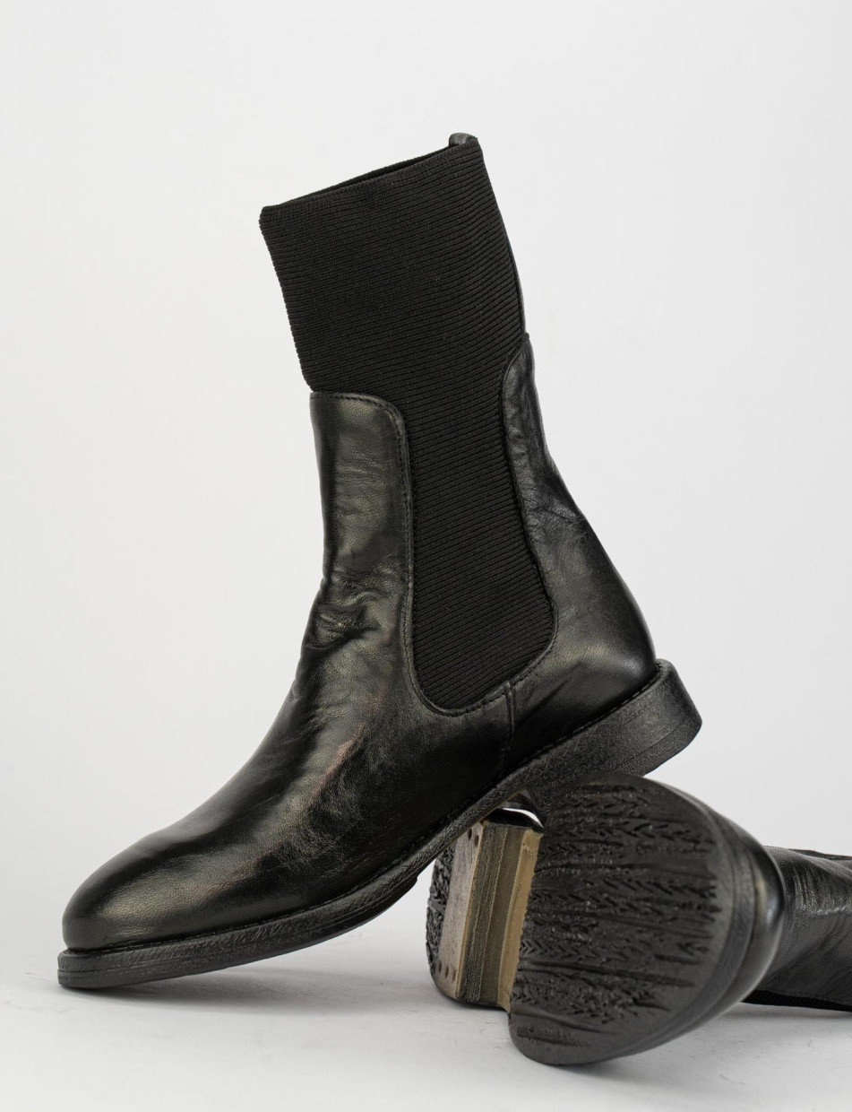 Low heel ankle boots heel 2 cm black leather