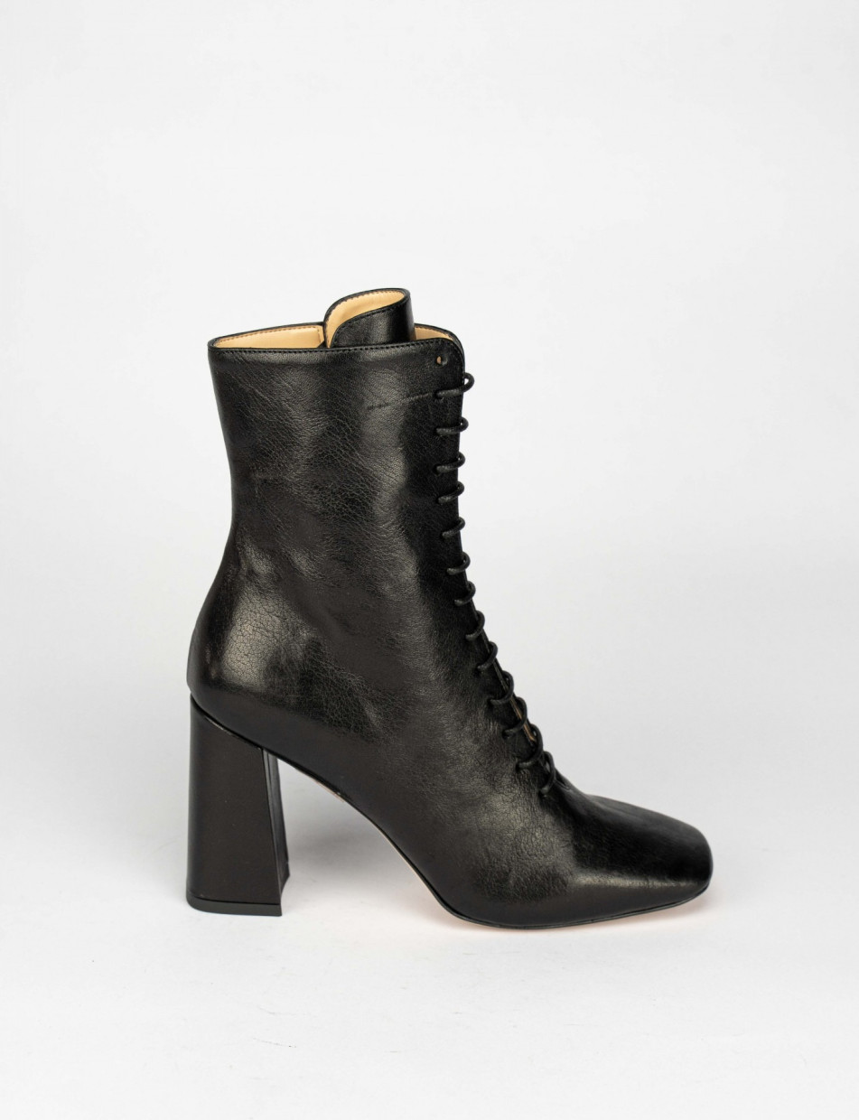 High heel ankle boots heel 9 cm black leather