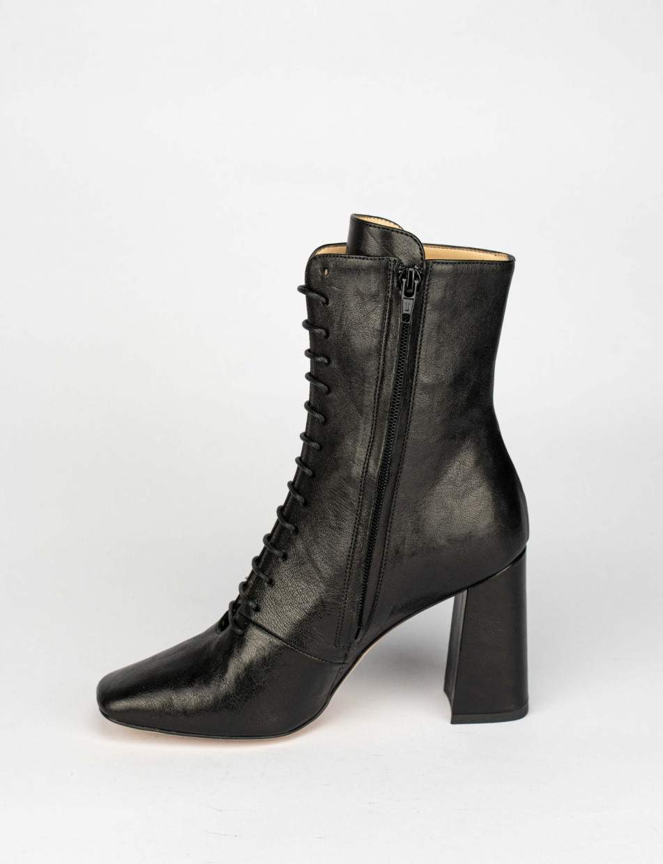 High heel ankle boots heel 9 cm black leather