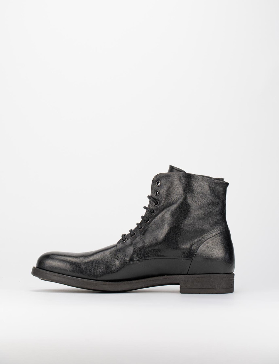 Combat boots heel 2 cm black leather