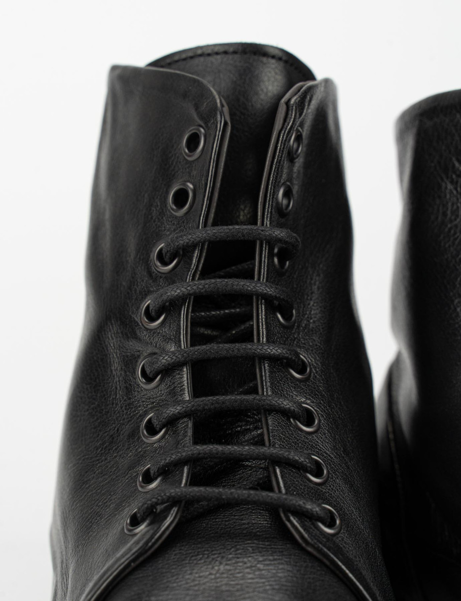 Combat boots heel 2 cm black leather