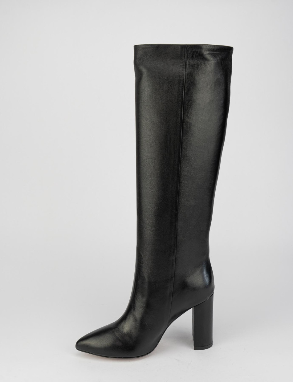 High heel boots heel 9 cm black leather