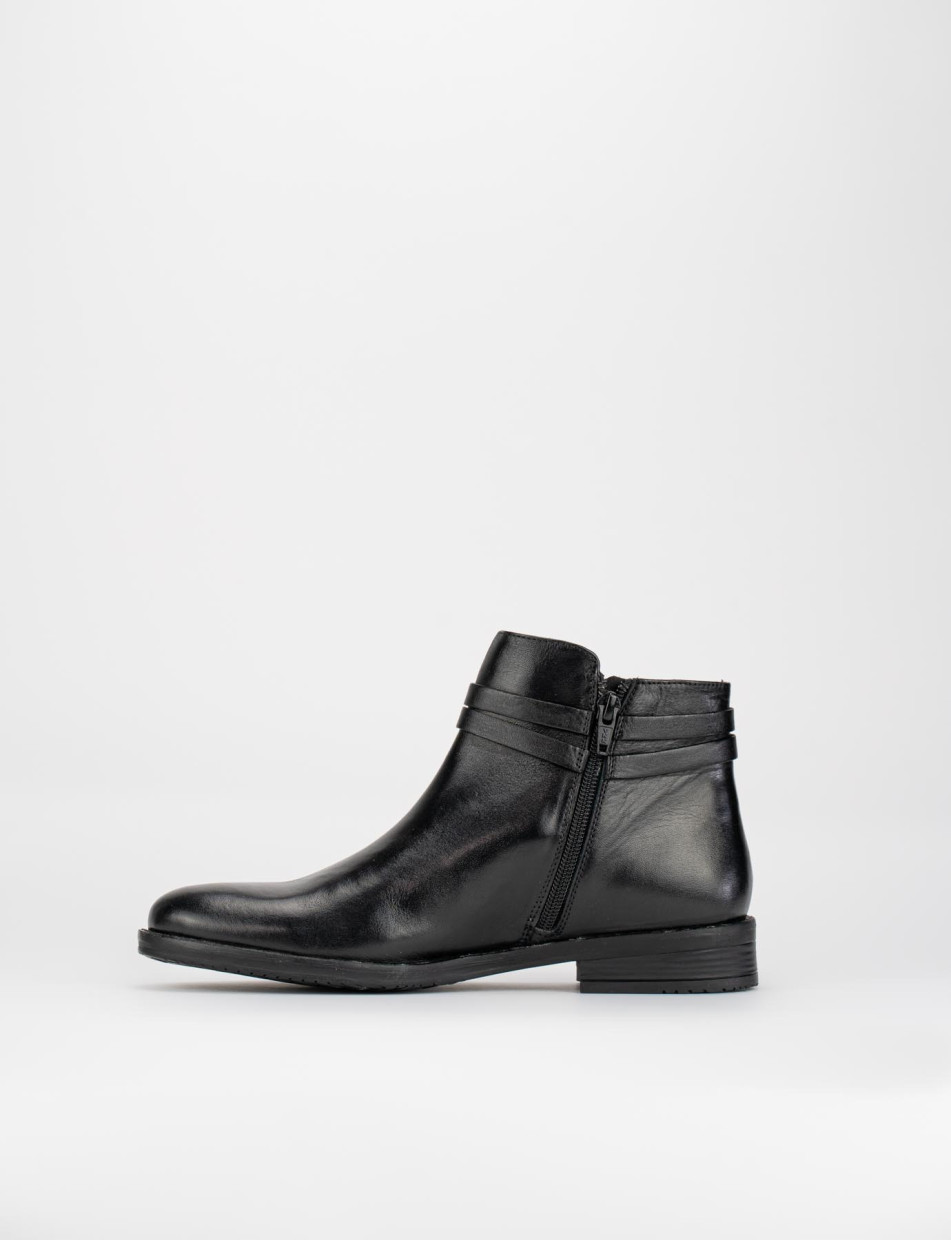 Low heel ankle boots heel 3 cm black leather