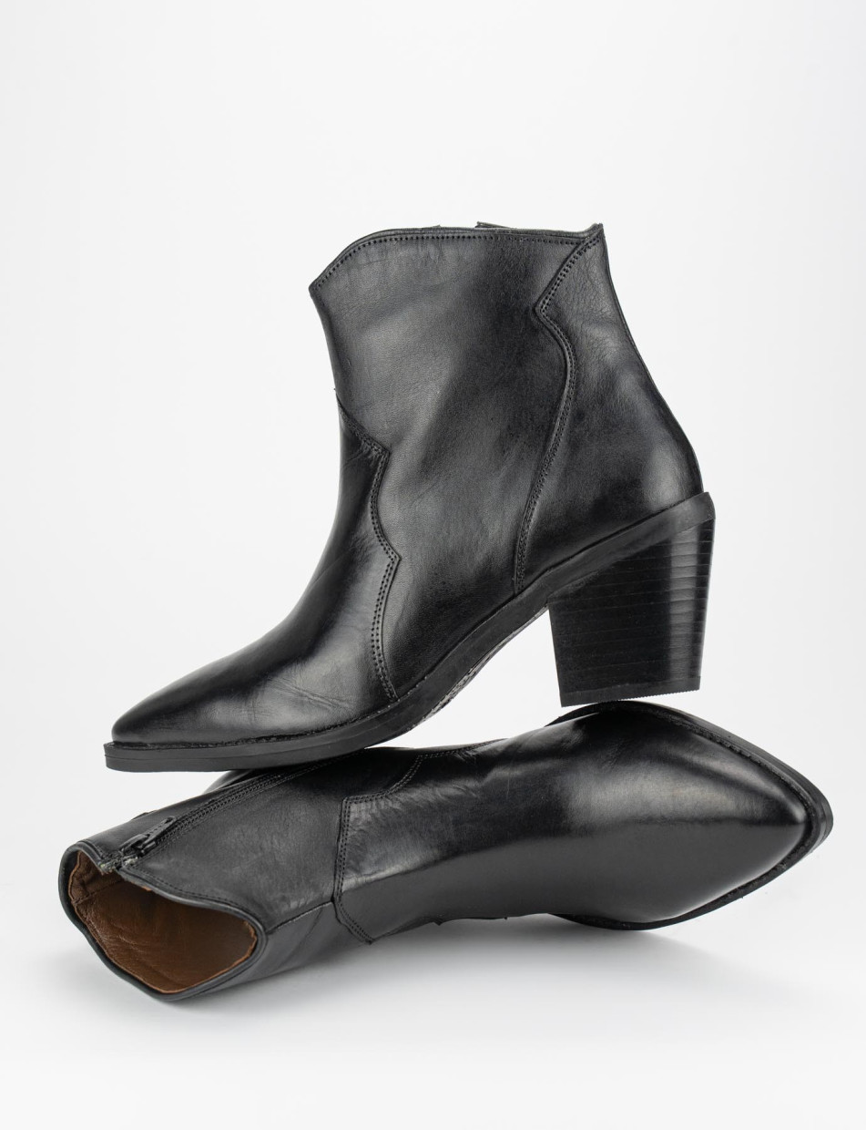 High heel ankle boots heel 7 cm black leather