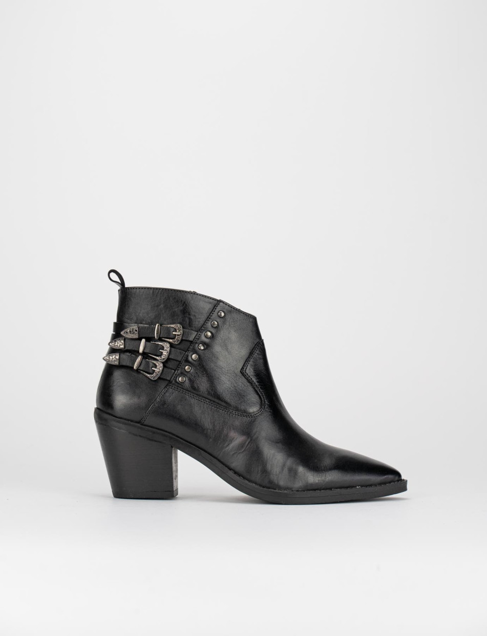 High heel ankle boots heel 5 cm black leather