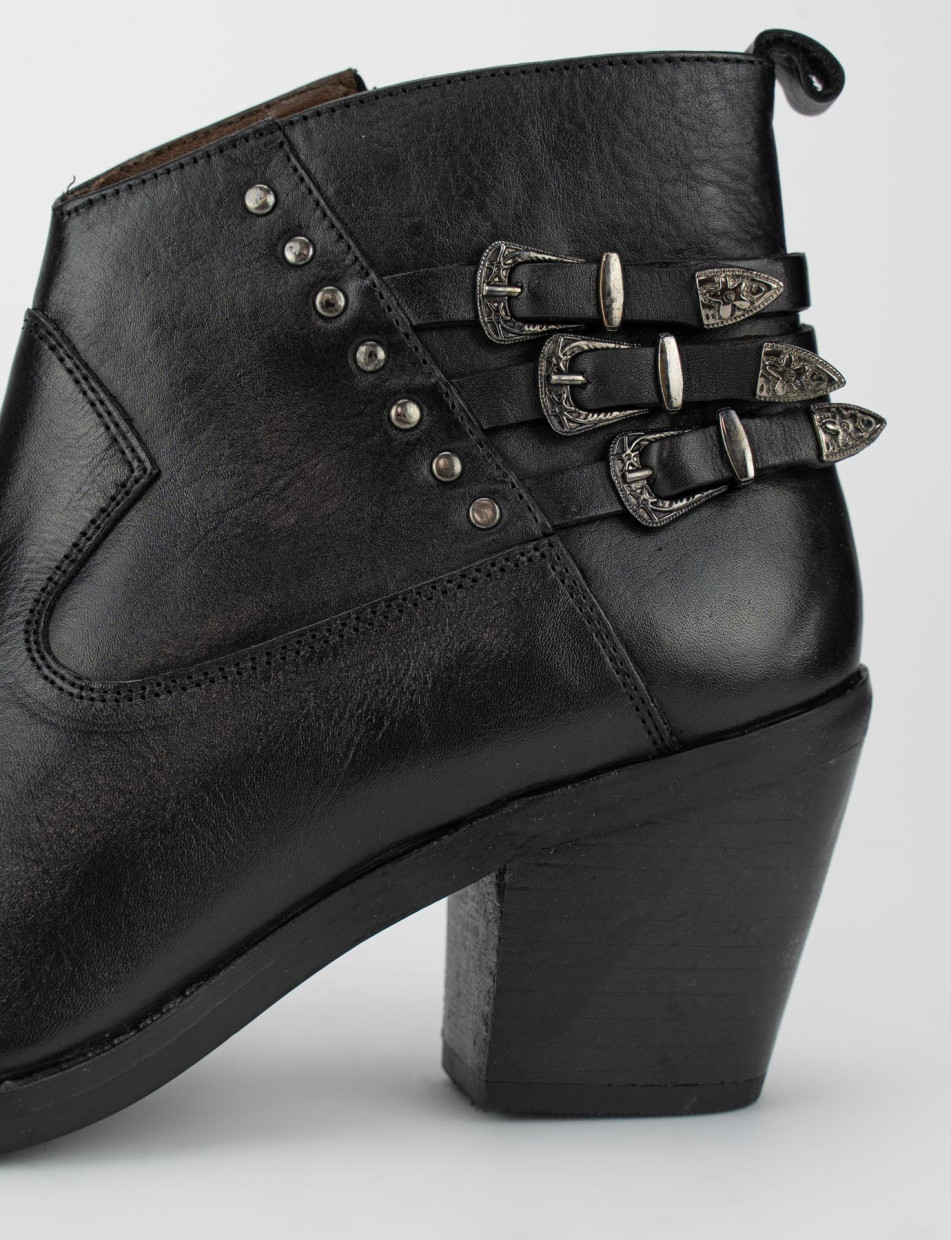 High heel ankle boots heel 5 cm black leather