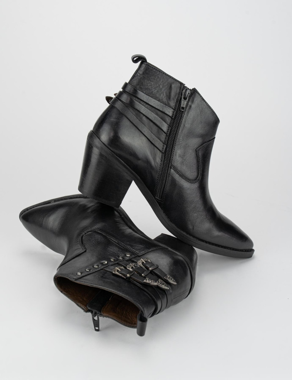 High heel ankle boots heel 5 cm black leather