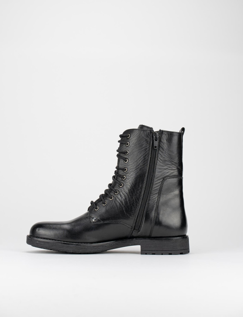 Combat boots heel 2 cm black leather