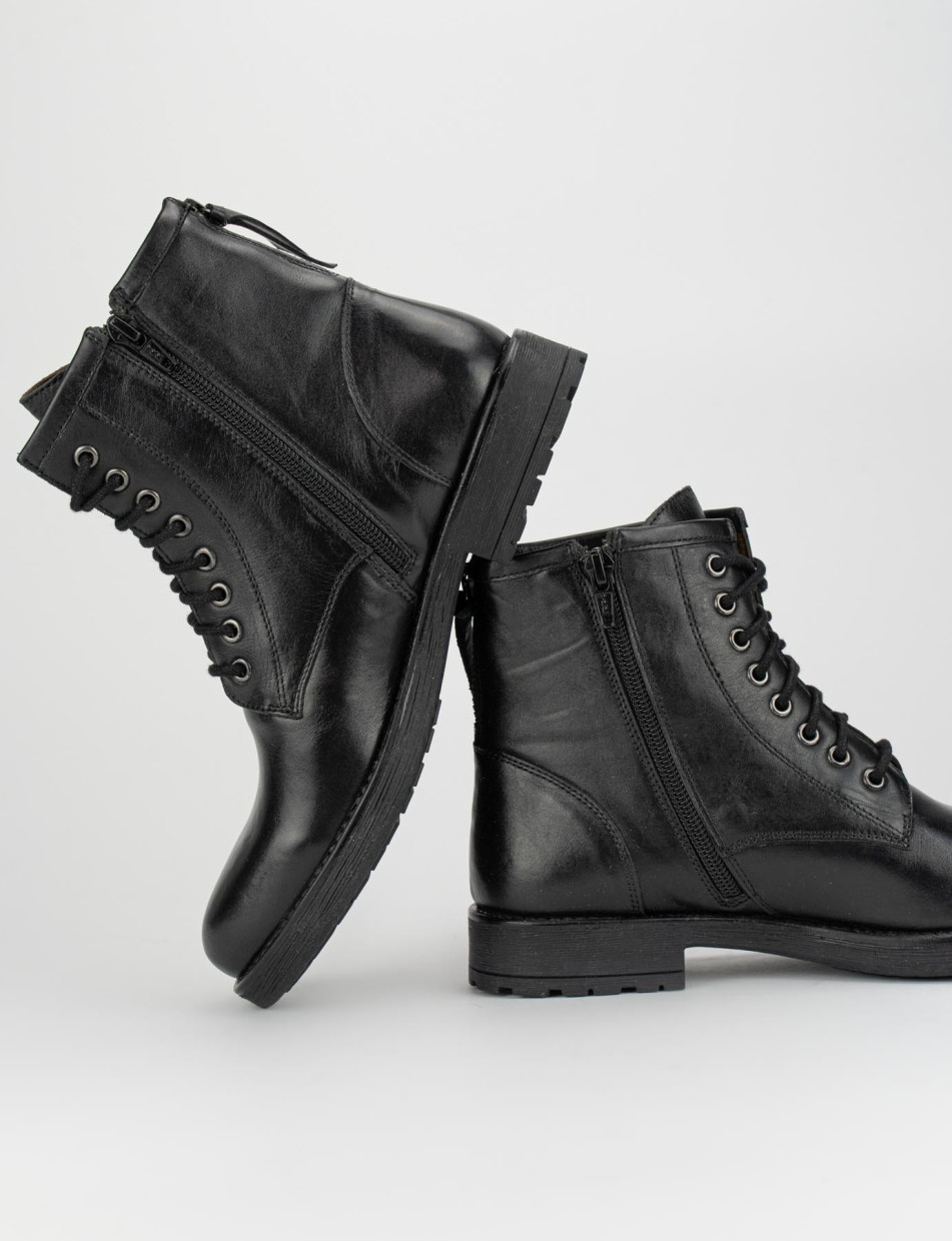 Combat boots heel 2 cm black leather