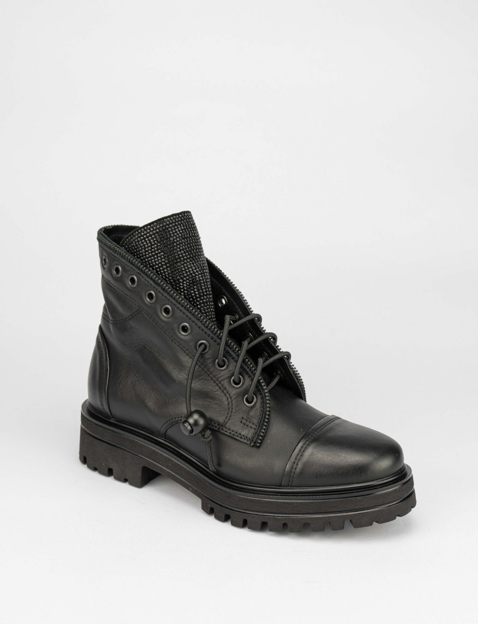 Combat boots heel 5 cm black leather