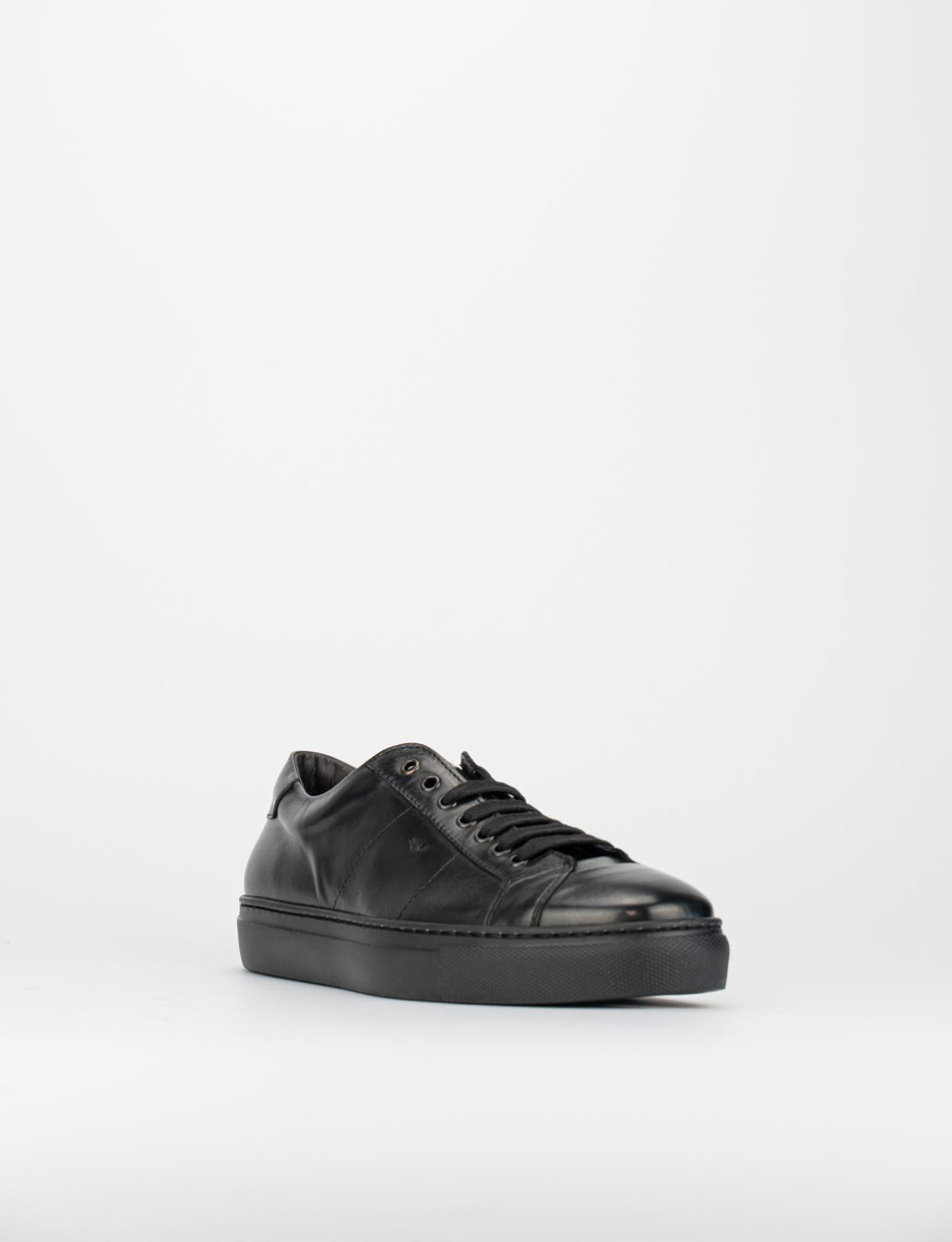 Sneakers black leather