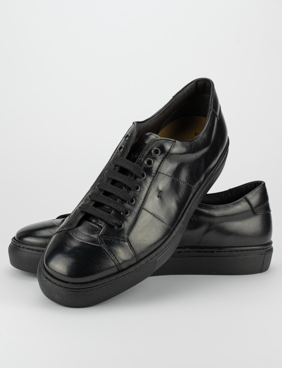 Sneakers black leather