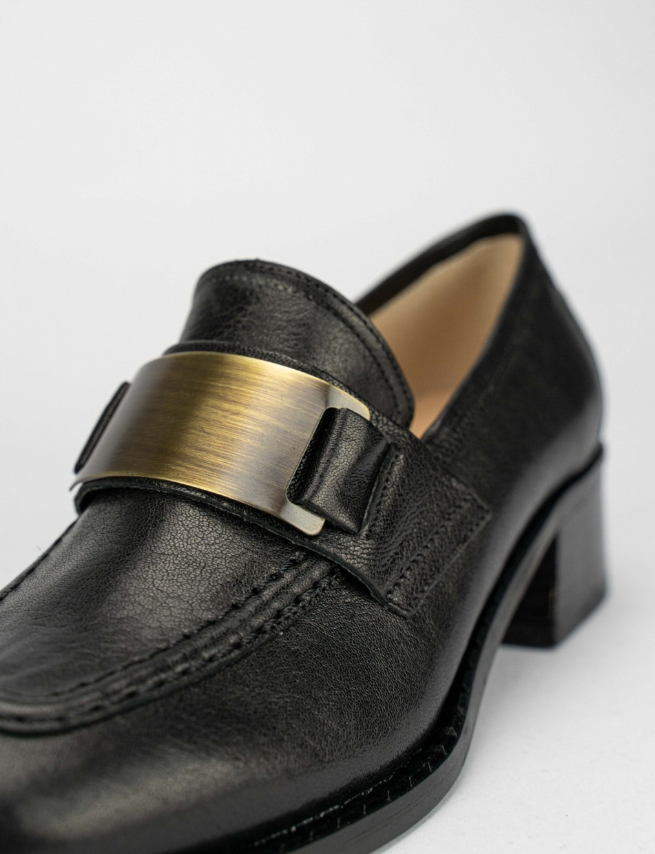 Loafers heel 3 cm black leather