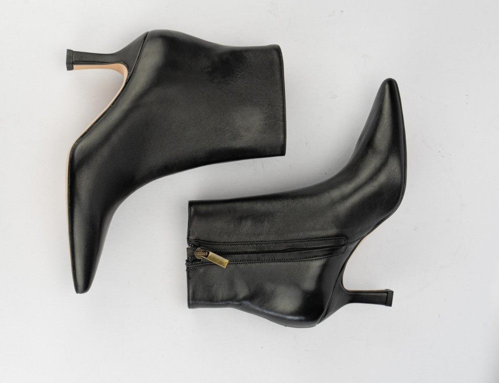 High heel ankle boots heel 7 cm black leather