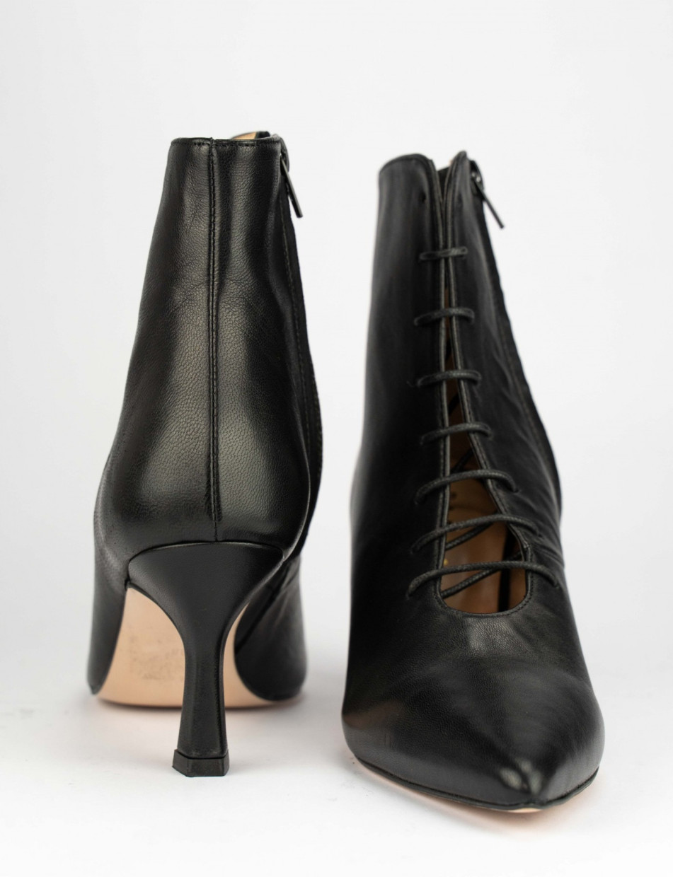 High heel ankle boots heel 7 cm black leather