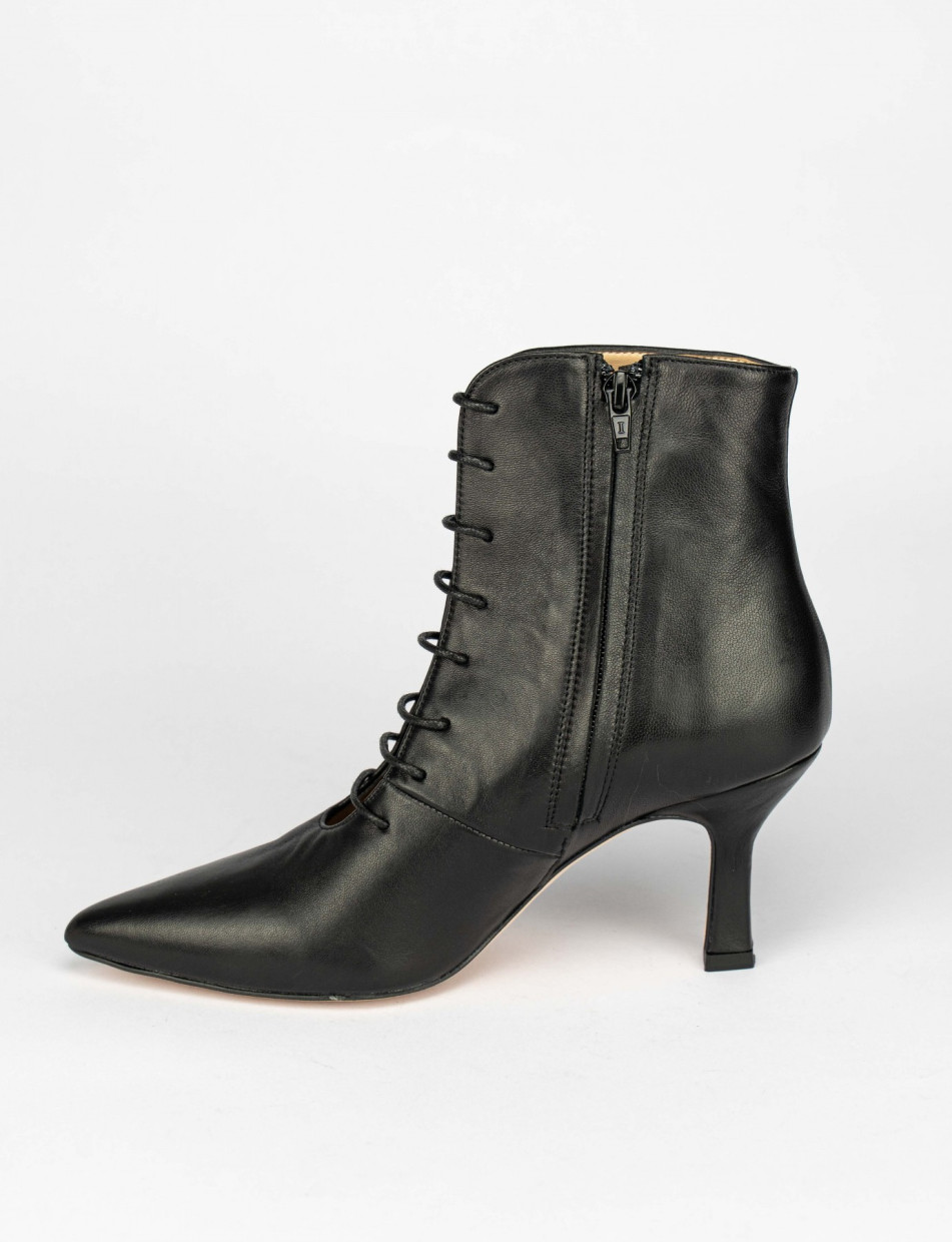 High heel ankle boots heel 7 cm black leather