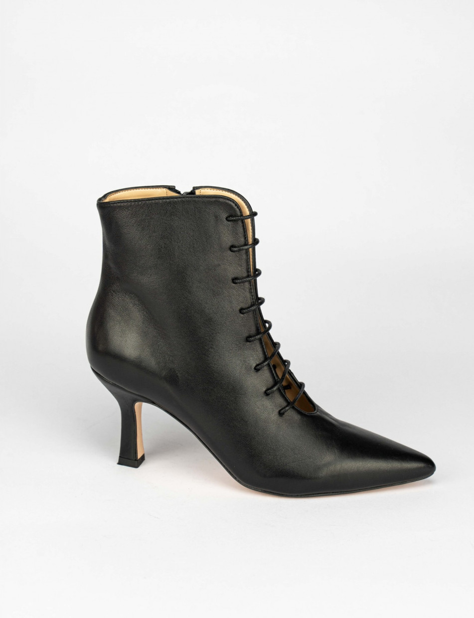 High heel ankle boots heel 7 cm black leather