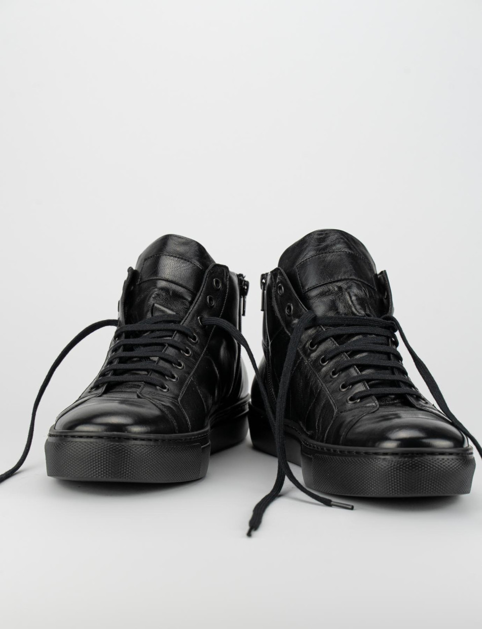 Sneakers heel 2 cm black leather