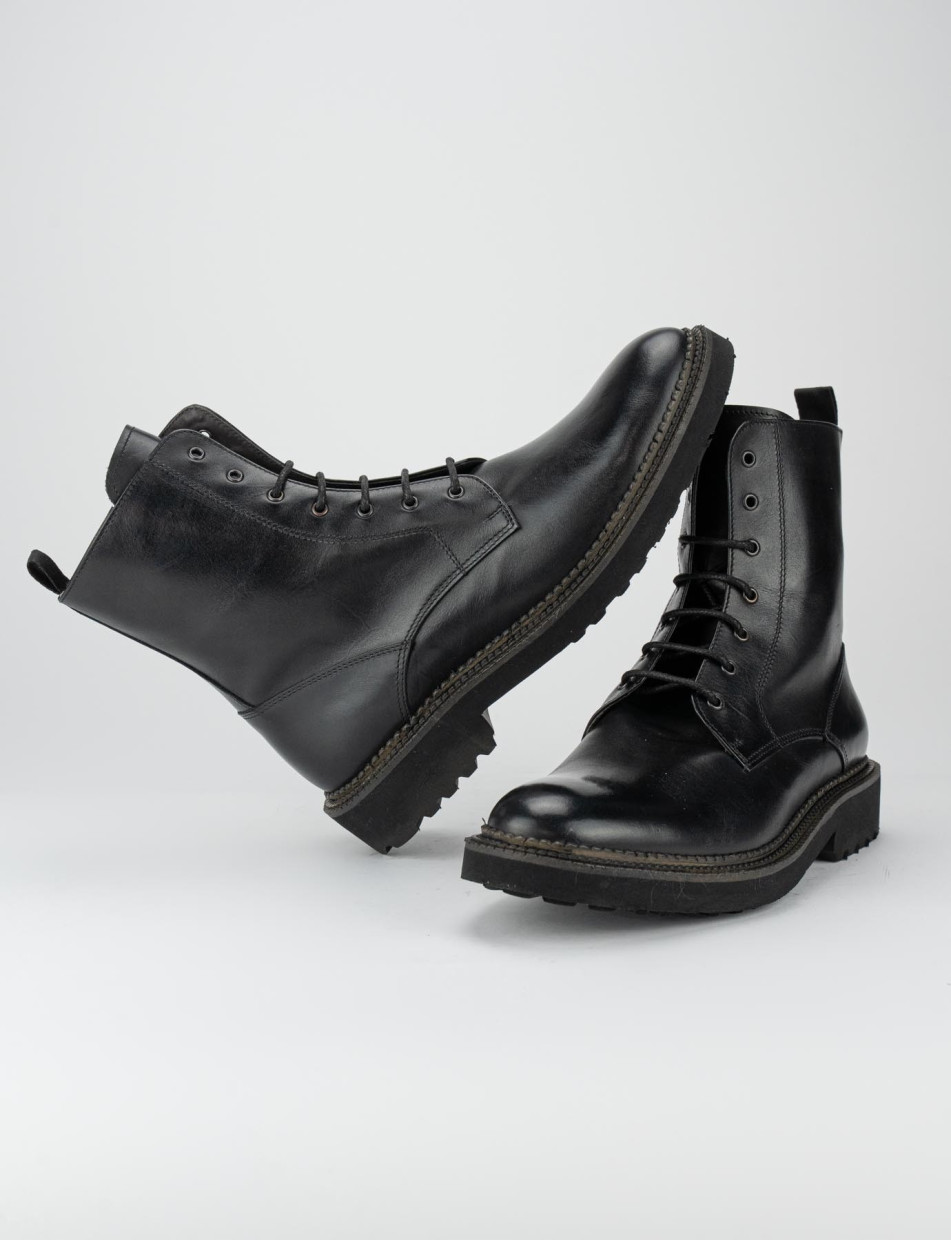 Woman heel 2 cm black leather