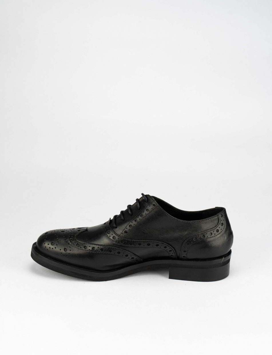 Lace-up shoes heel 2 cm black leather