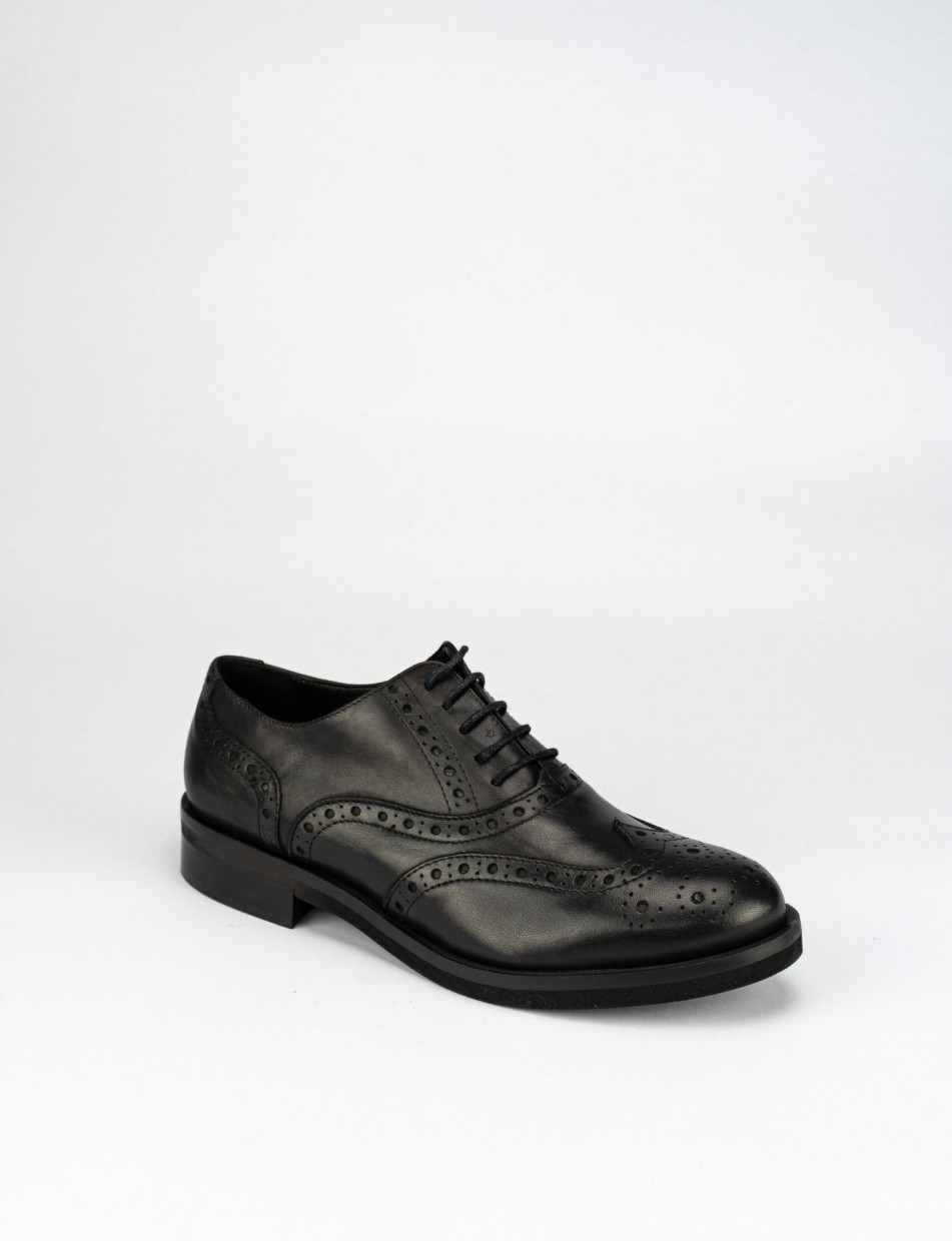Lace-up shoes heel 2 cm black leather