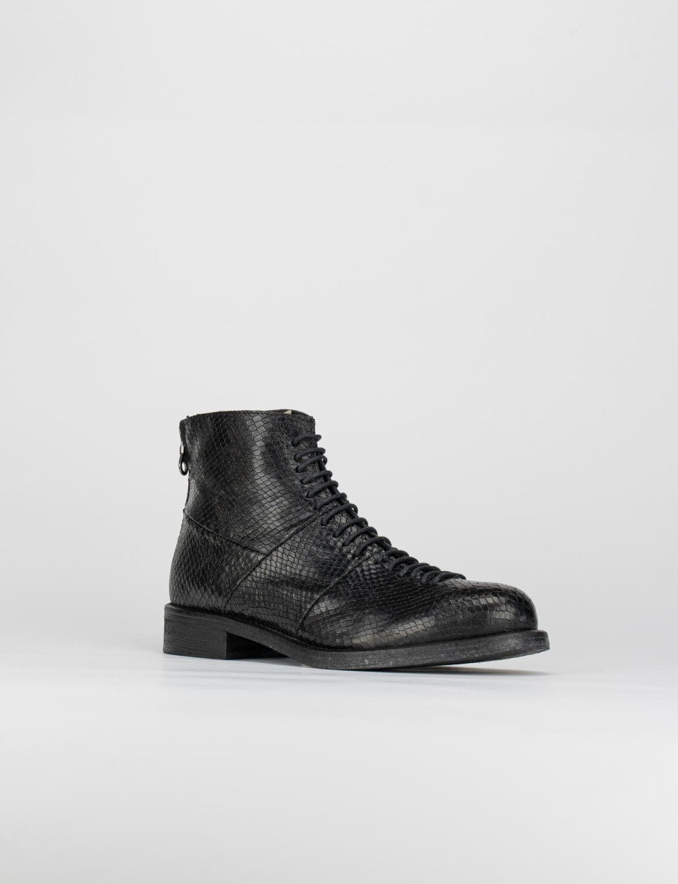 Combat boots heel 2 cm black python