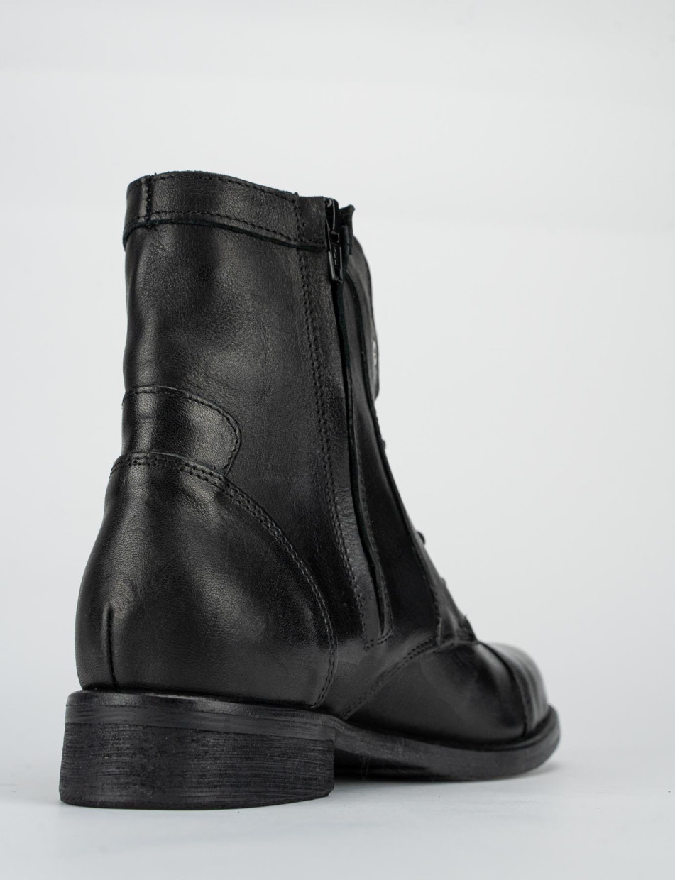 Combat boots heel 2 cm black leather