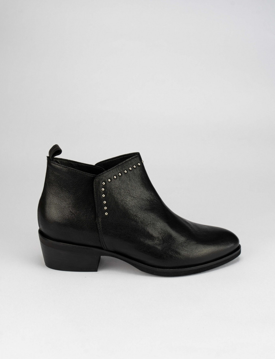 High heel ankle boots heel 5 cm black leather
