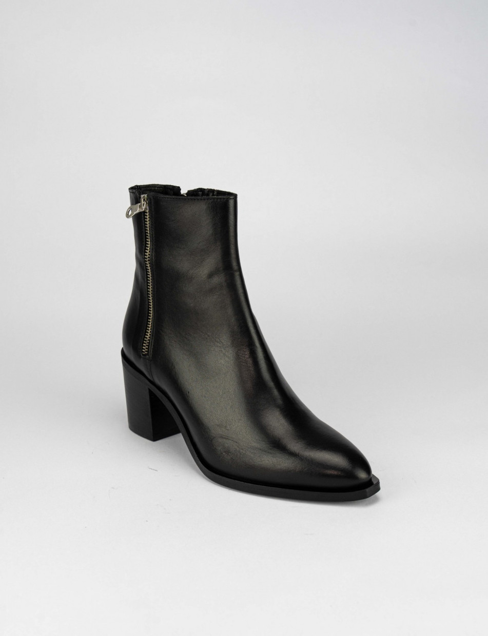 High heel ankle boots heel 7 cm black leather