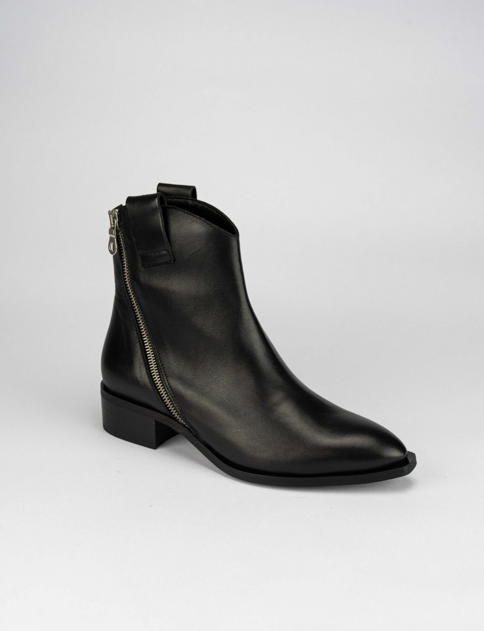 High heel ankle boots heel 5 cm black leather