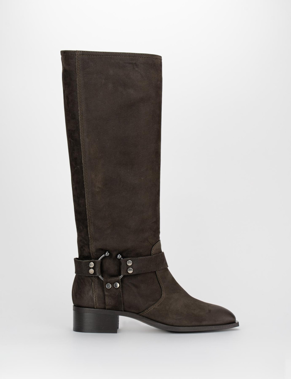Low heel boots heel 3 cm dark brown
