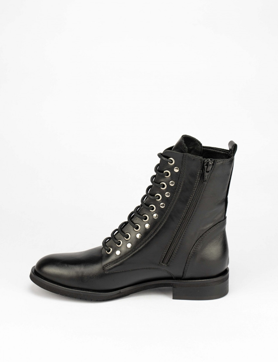 Combat boots heel 2 cm black leather