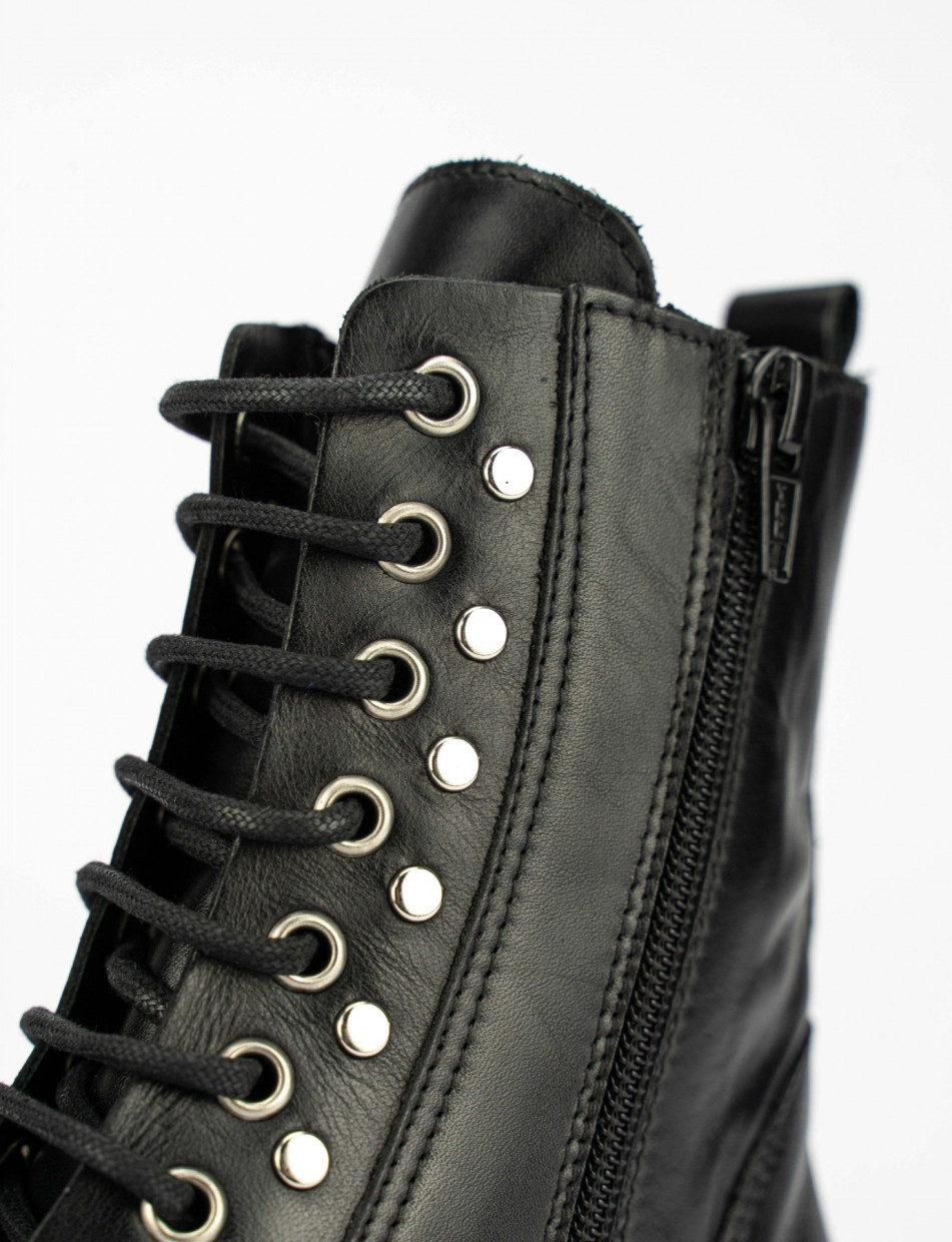 Combat boots heel 2 cm black leather