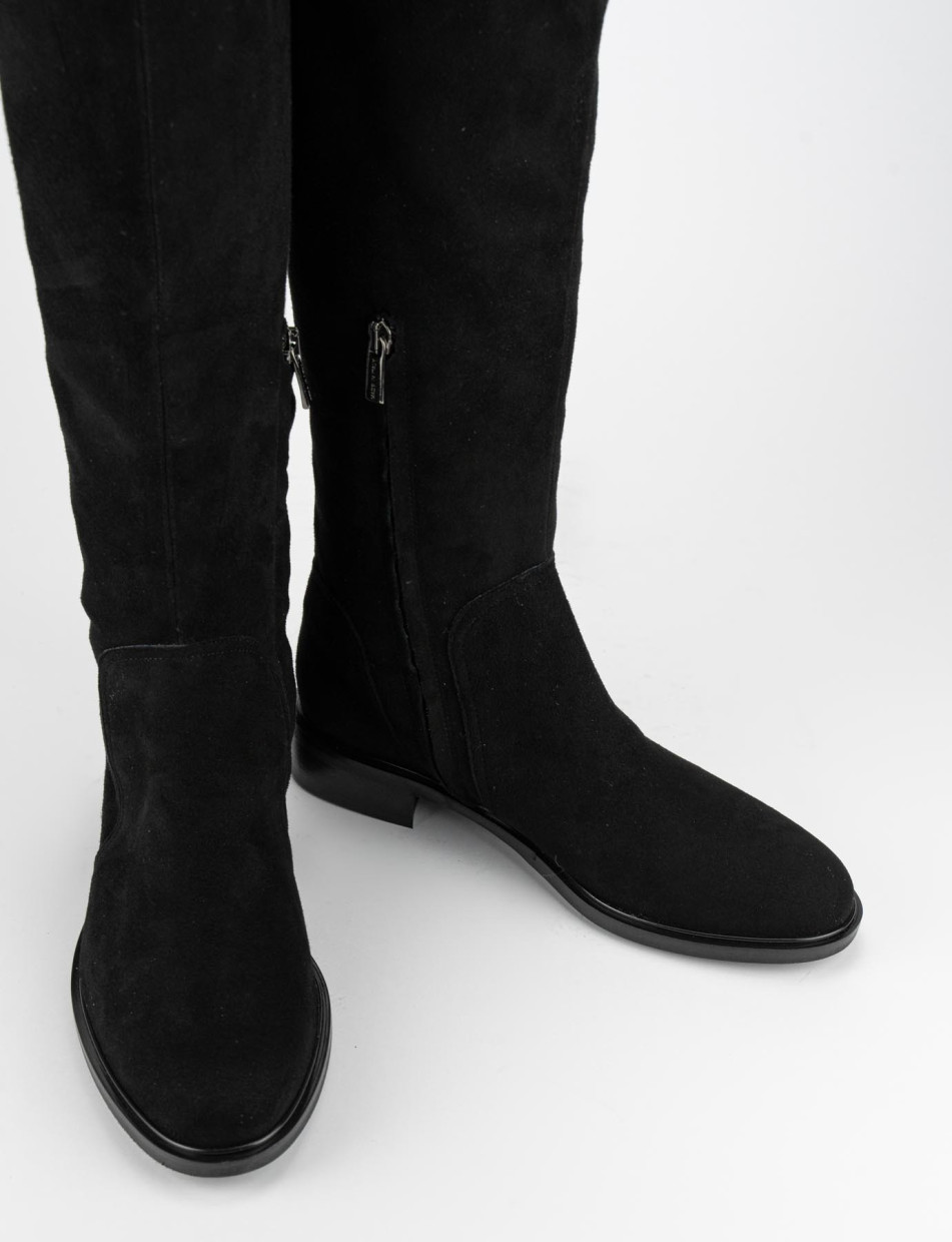 Low heel boots heel 3 cm black chamois