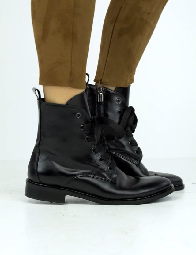 Combat boots heel 3 cm black leather