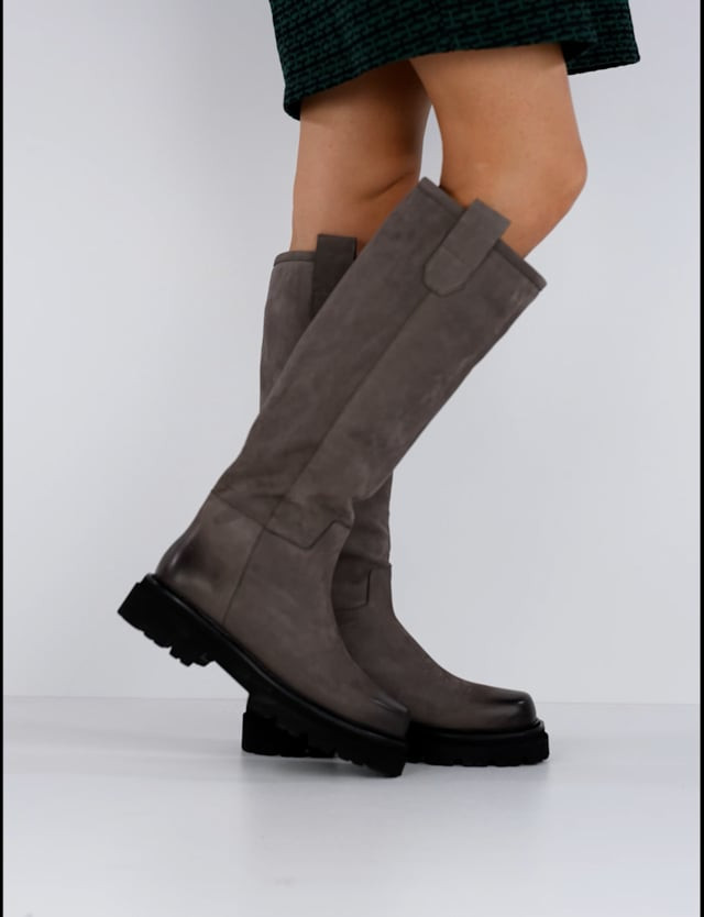 Low heel boots heel 1 cm beige nabuk
