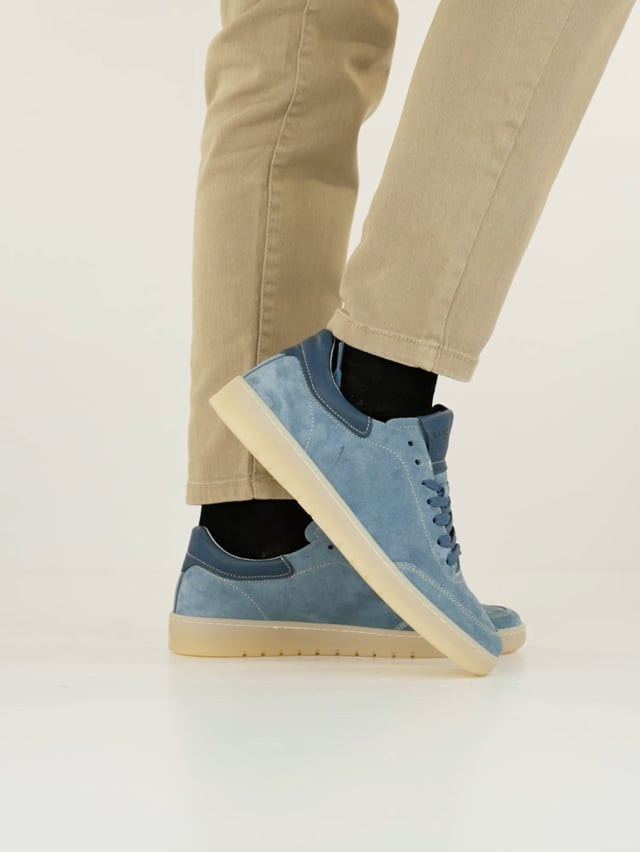 Sneakers light blue chamois