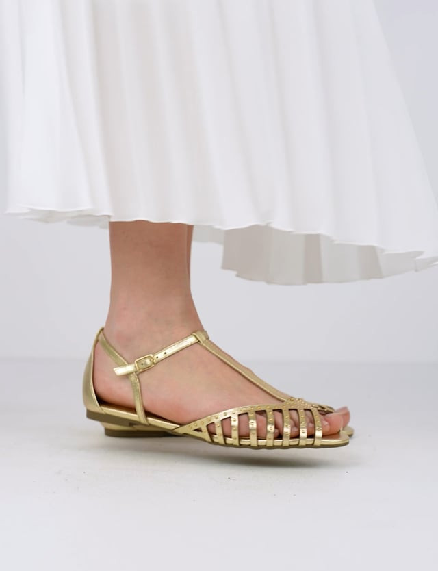 Low heel sandals heel 1 cm gold leather