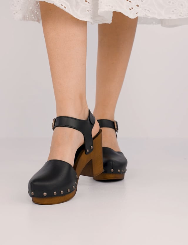 Sandalo zoccolo tacco 7cm con plateaux nero pelle