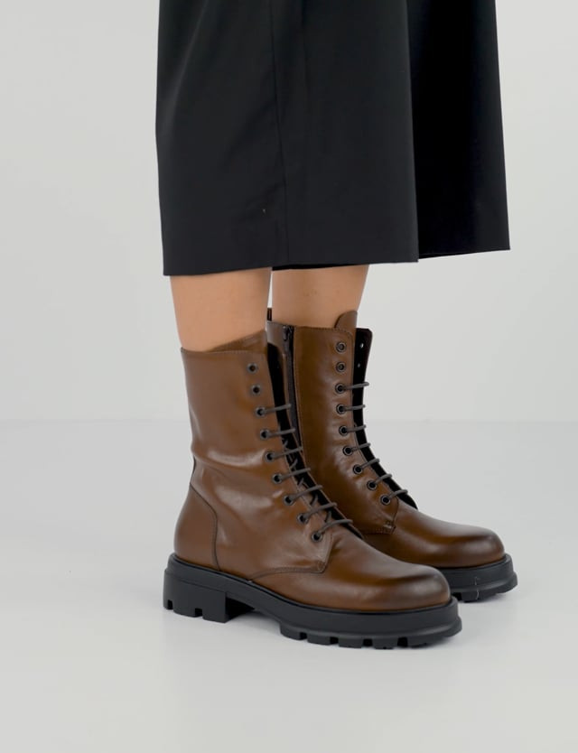 Combat boots heel 3 cm brown leather
