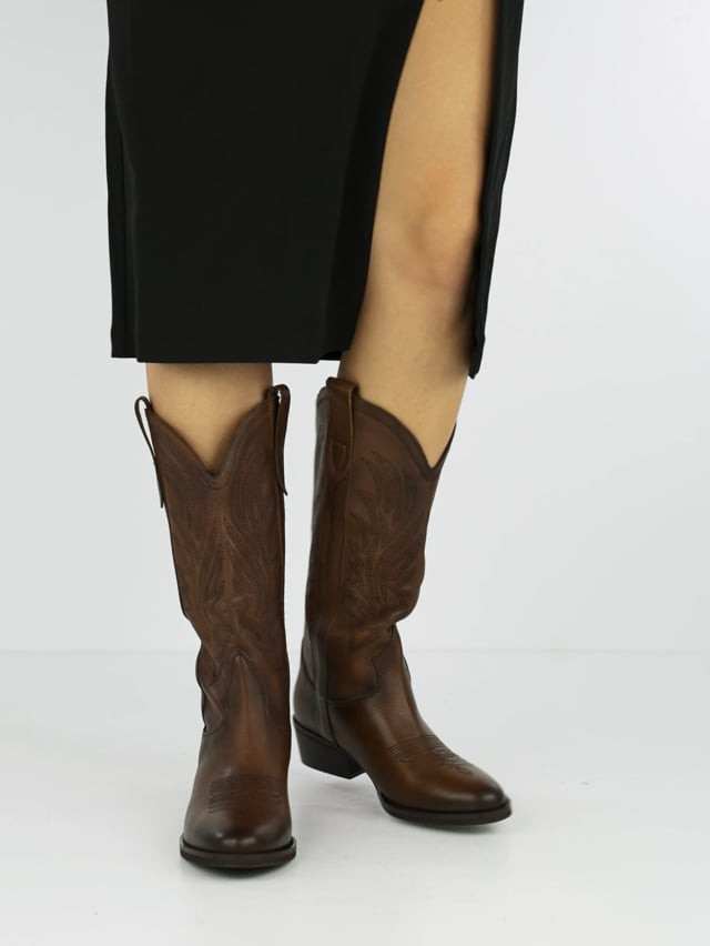 Low heel boots heel 4 cm brown leather