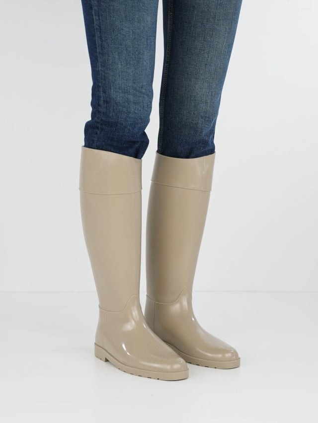 Low heel boots heel 2 cm beige rubber