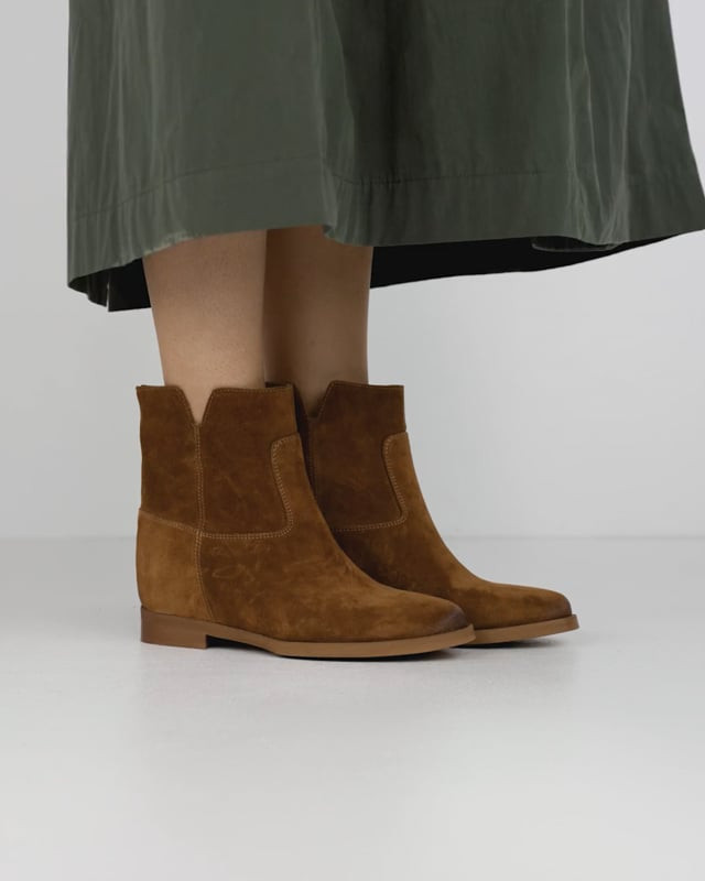 Low heel ankle boots heel 2 cm brown suede